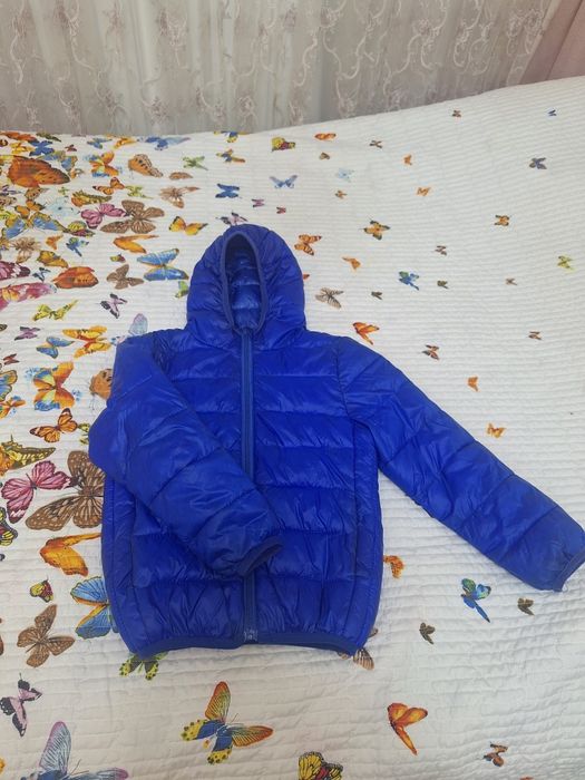 Детская куртка на 6-9 лет