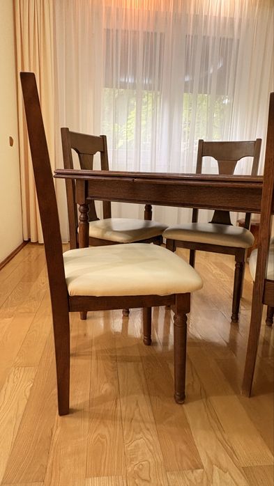 Masa din Lemn Masiv Extensibila pe Doua Lungimi cu 6 Scaune