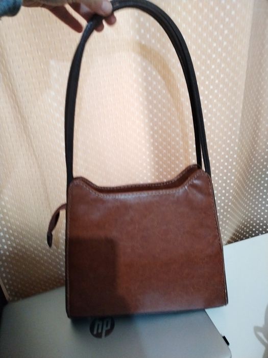 Кожени сандали Primarс с кроко ефект, чанта Gucci