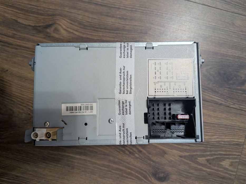 CD Player Original VW RCD 300 MP3 - CU COD DEBLOCARE - Golf 5, Passat