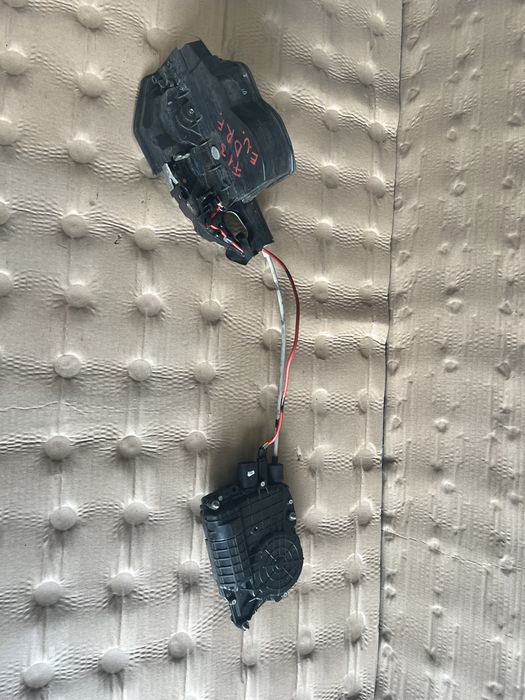 Actuator broasca usa soft close dreapta bmw f12 f13 europa