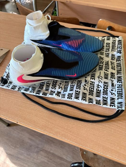 Бутонки на nike за 200 евро