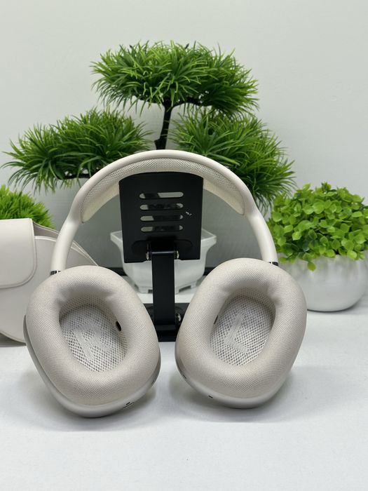 .Air Pods Max 2.