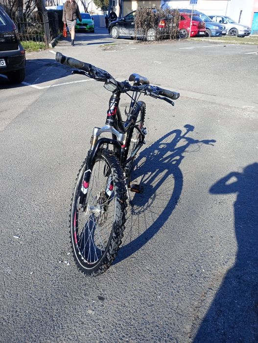 Vând bicicleta de copii