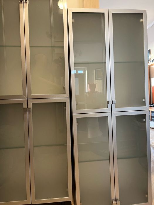 Продам шкаф со стеклянными дверками