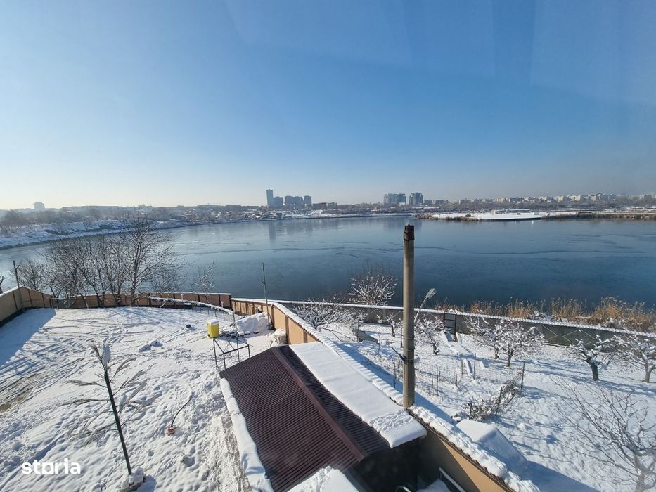Casa frumoasa langa lacul Fundeni