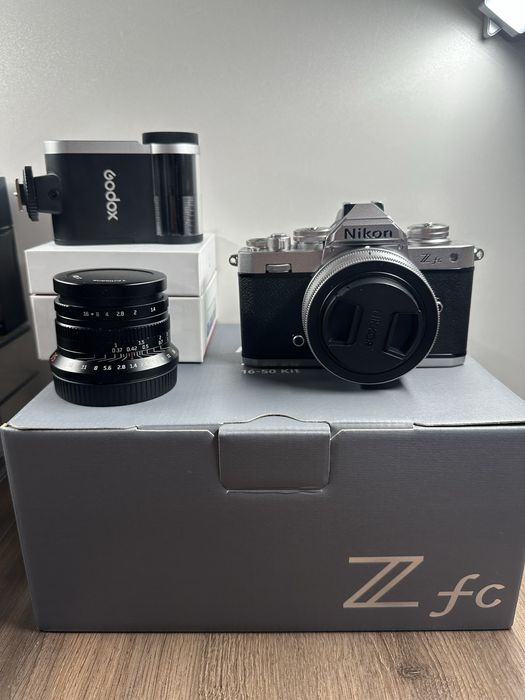 Nikon Z fc + 16-50mm + 7Artisans 35mm F1.4 + Godox – като нов