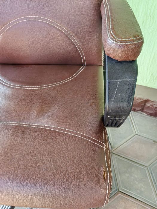 Продам кресло офисное