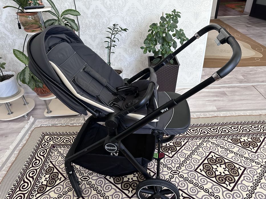 Продается коляска Booni Way