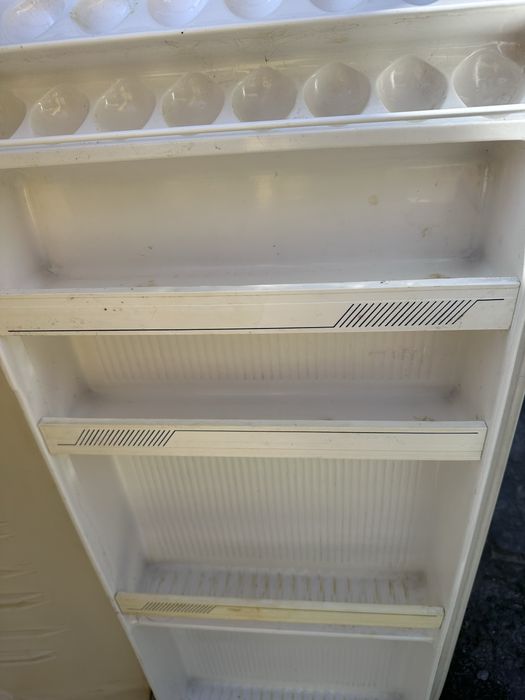 Frigider Arctic cu congelator