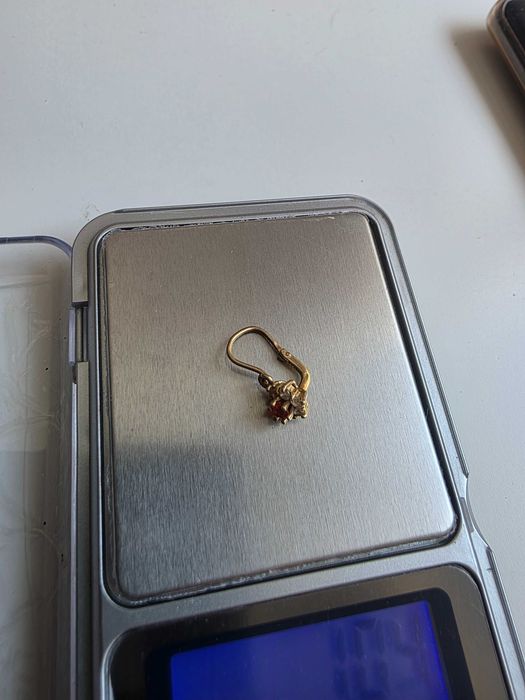 1 cercel din aur, 14k, 585, 1.04grame, cu pietre, in forma de floare