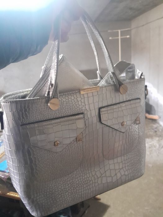 Сумка мощная красивая