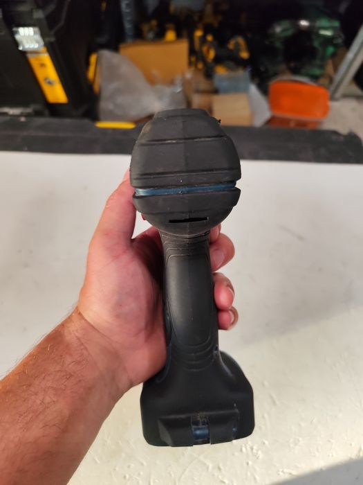 Безчетков акумулаторен винтоверт Бош Bosch GSR 18V-60 C + 3Ah