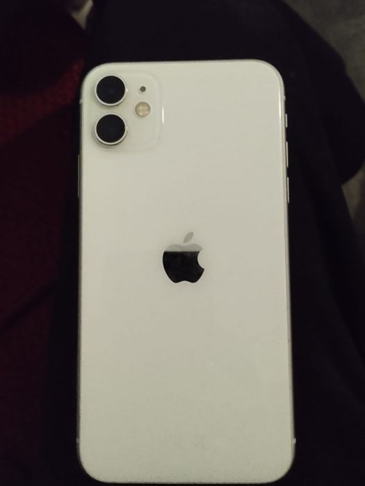 Продам айфон 11