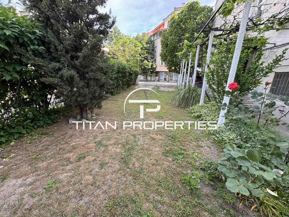 Продава се Тристаен апартамент в Пловдив, Каменица 2 - 72 кв.м за 3084 €/кв.м - Снимка #13