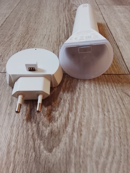 Фонарик IKEA FRYLE с зарядкой от розетки