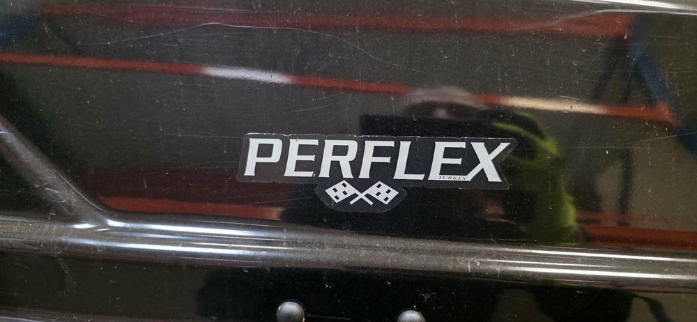 Бокс - багажник за покрив на автомобил