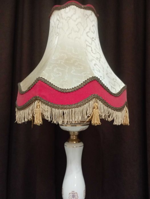Красиви старинни лампи с абажури - лампа