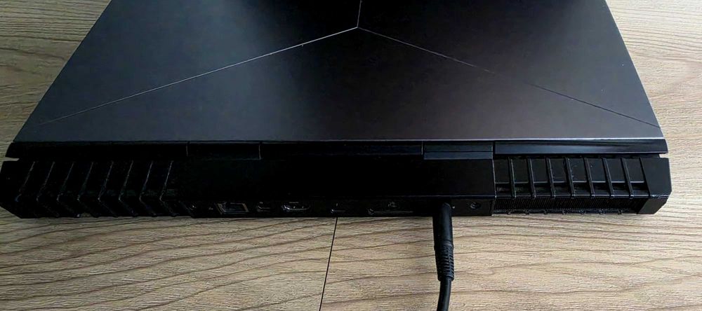 Продаётся Alienware 15 R3