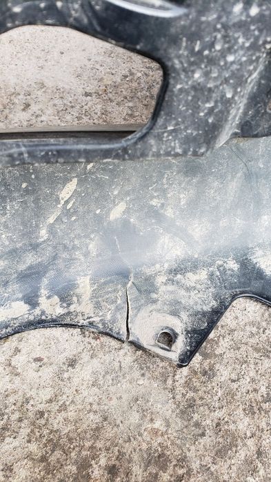 bronq/broni Toyota Hailux 2015-2020g.