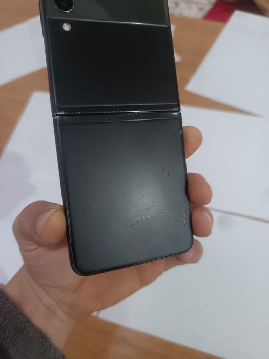Vând Samsung galaxy z Filip 3 5g