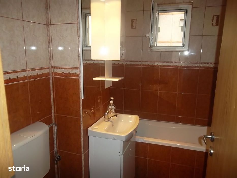Inchiriez apartament 2 camere decomandat Deva, Mihai Viteazu, etaj 2,
