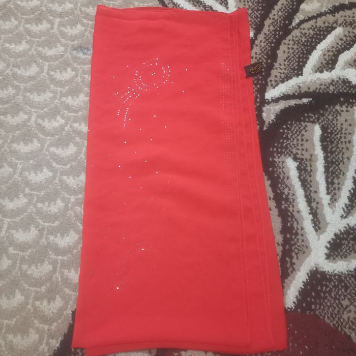 Ayollar ro‘mollari hadya qilinadi