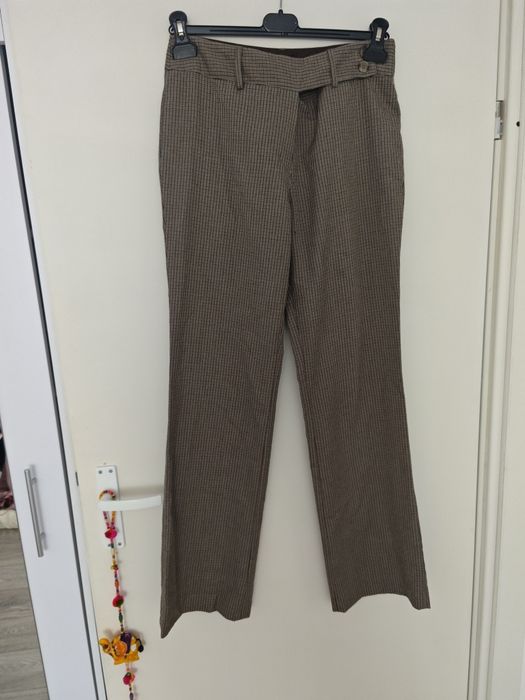 Pantaloni eleganți