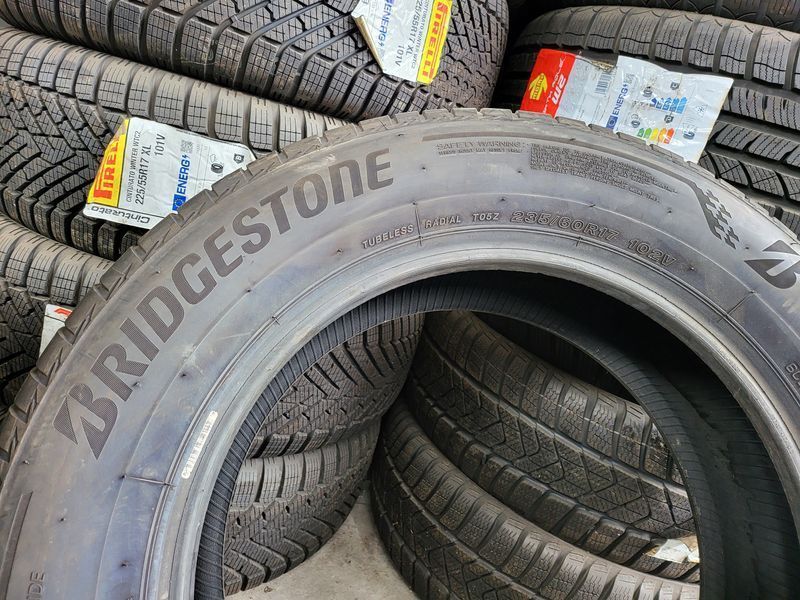 235/60/17 BRIDGESTONE 4бр