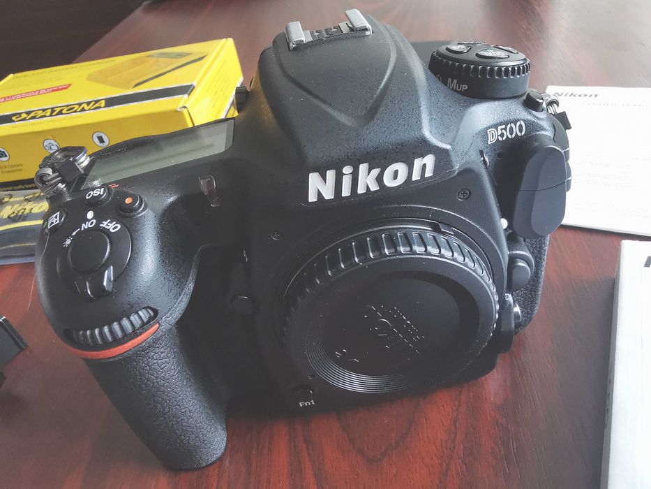 Nikon D500 (pachet complet cu extra accesorii)