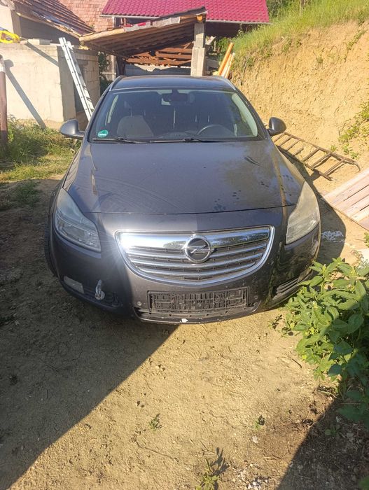 Dezmembrez opel insignia