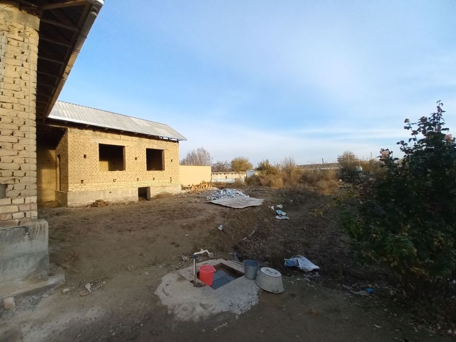 Qurilishi tugallanmagan uy sotiladi