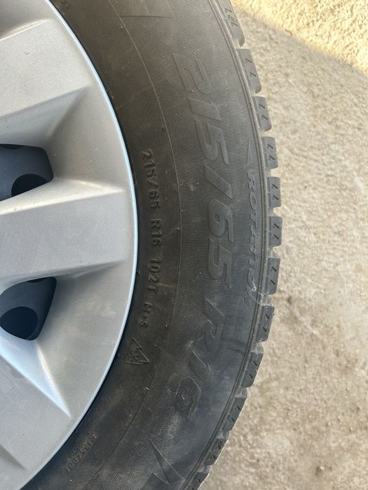 R16 зимние шины продам