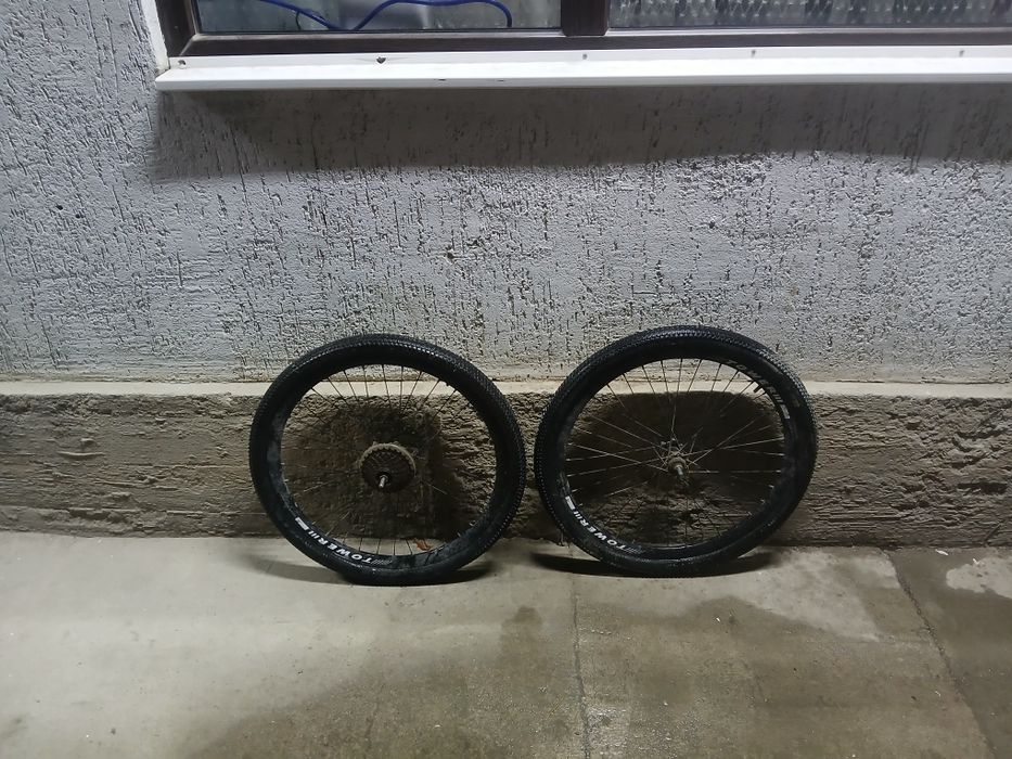 Продаётся  калесы для велосипед