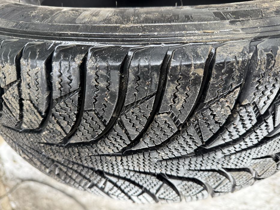 Зимние резины 215/60/R16