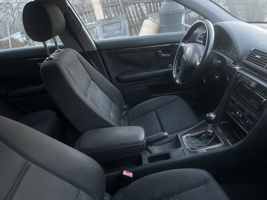 Vand Audi a4, pentru dezmembrări