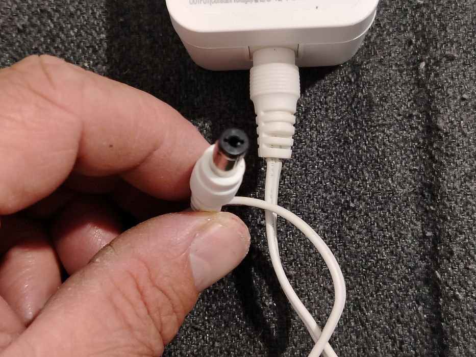 Alimentator/sursă de alimentare Philips Hue (model S020CM240083), utilizat în mod obișnuit pentru benzile de LED-uri Philips Hue Lightstrip