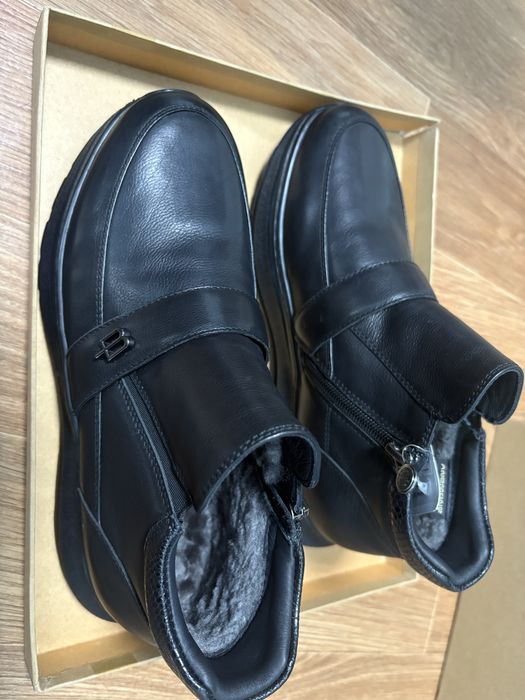 Женские зимние ботинки