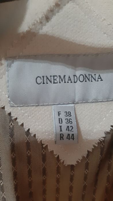 Бежевое пальто р.44-46