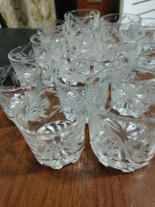 Продам рюмки стекло 15 штук