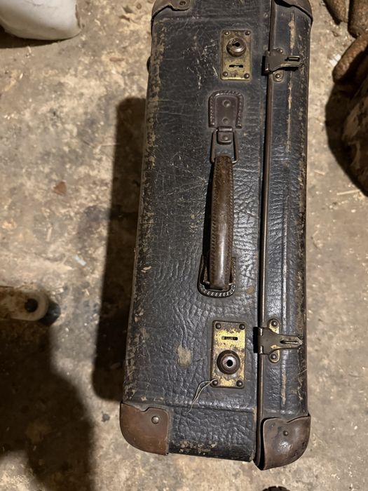 Стар,дървен куфар,цена 20лв.