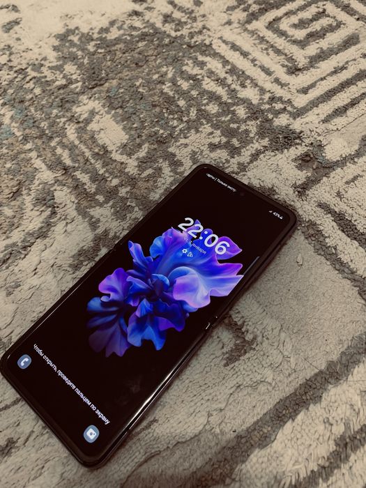 Продам Samsung Z Flip Идеал