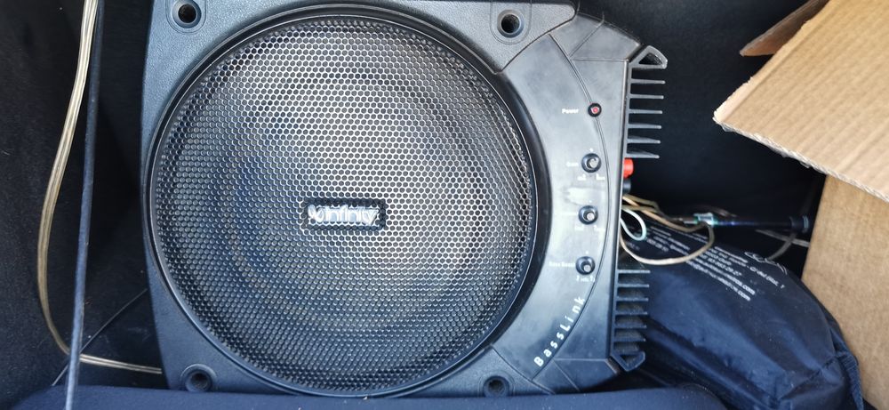 Subwoofer auto activ  infinity