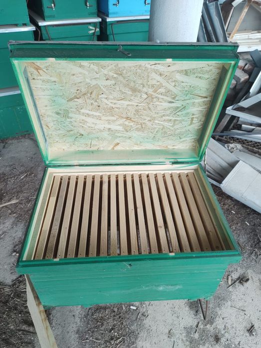 De vînzare stupi dubli noi pe 18 rame  100 buc.