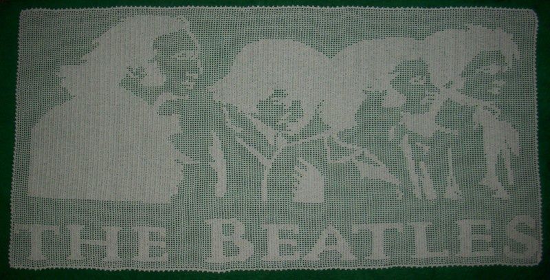 Сувенири,мартеници и ръчноизплетени Бийтълс