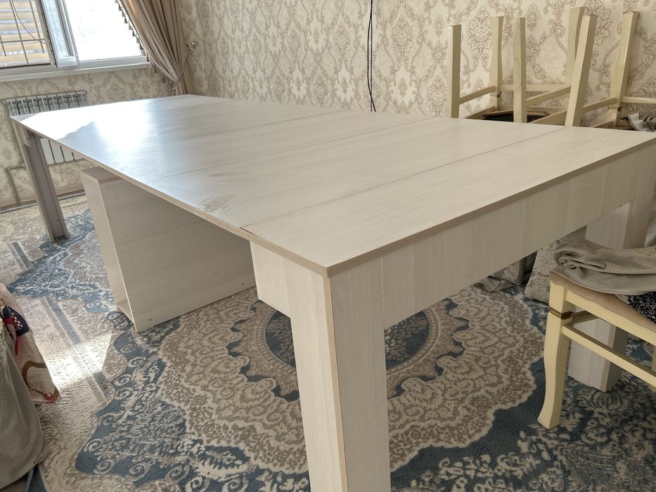 Стол сатылады орындыктарымен