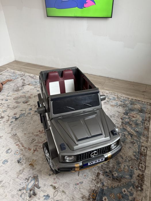 Продам Детский электромобил машину