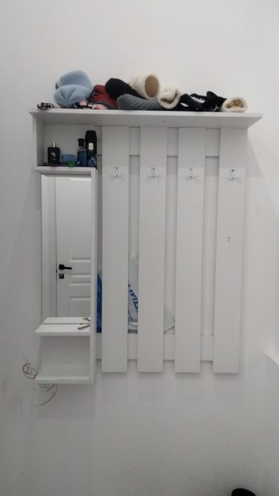 Вешалка сзеркалом