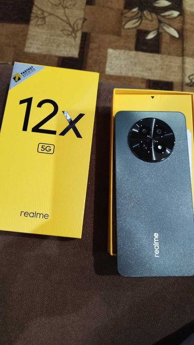 Мобилен телефон  чисто нов