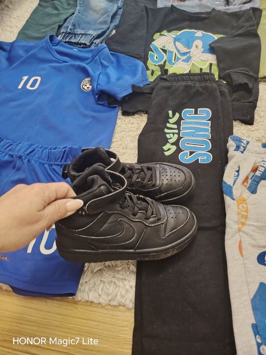 Lot hainute baietel plus adidasi Nike 29.5